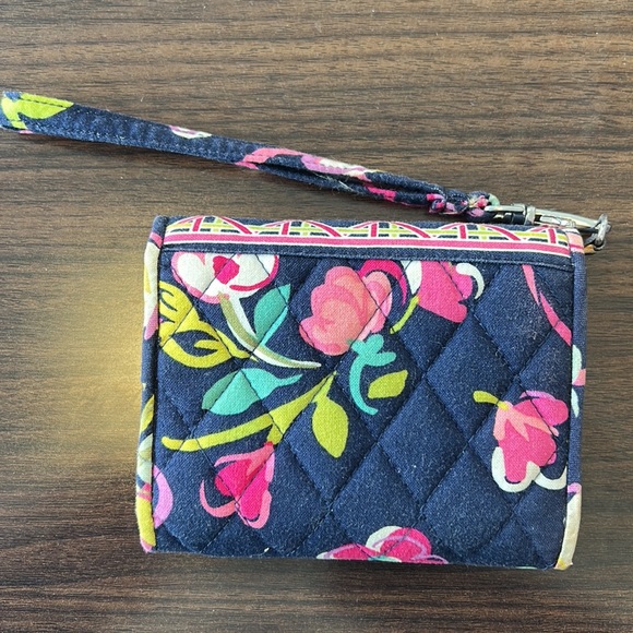 Vera Bradley small wallet with wristlet strap - Picture 4 of 4